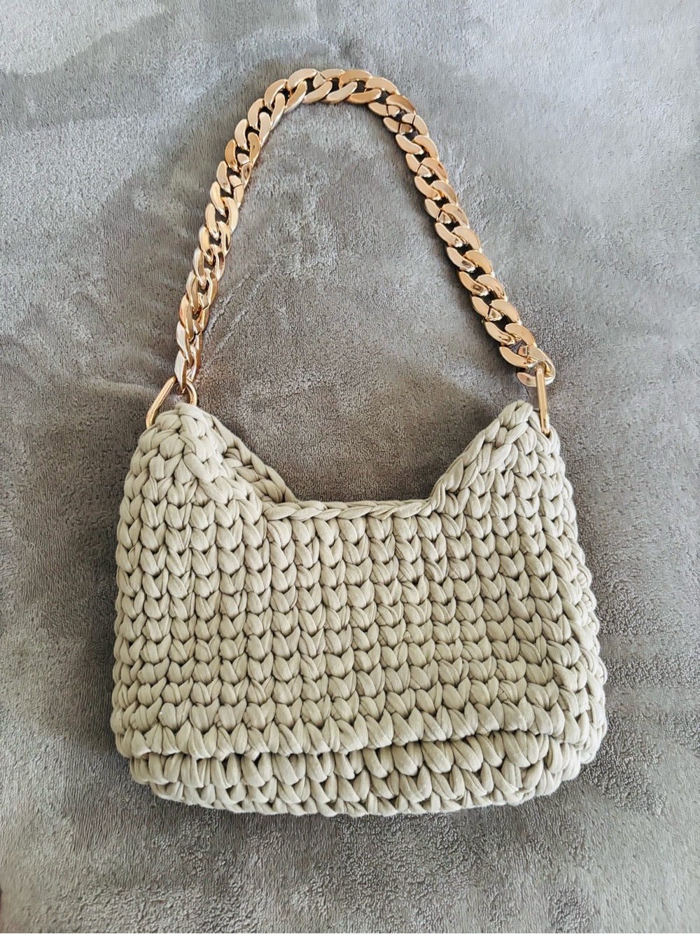 Crotchet Chain-Handle Shoulder Bag in Cream